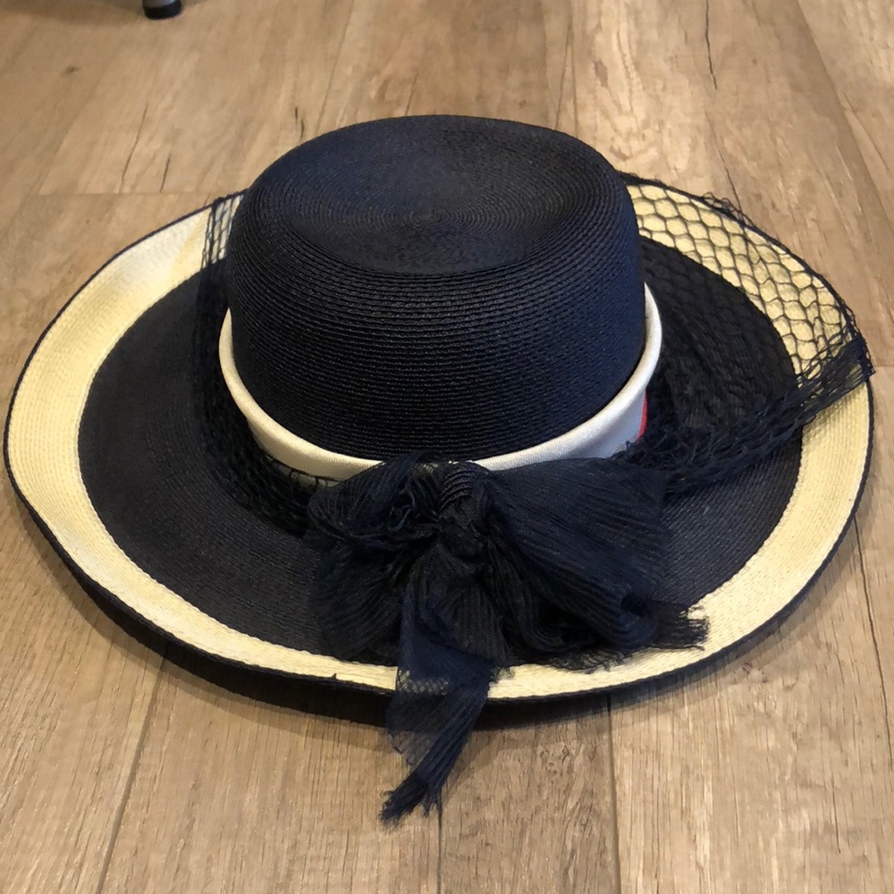 Vintage Classic Hat with net veil